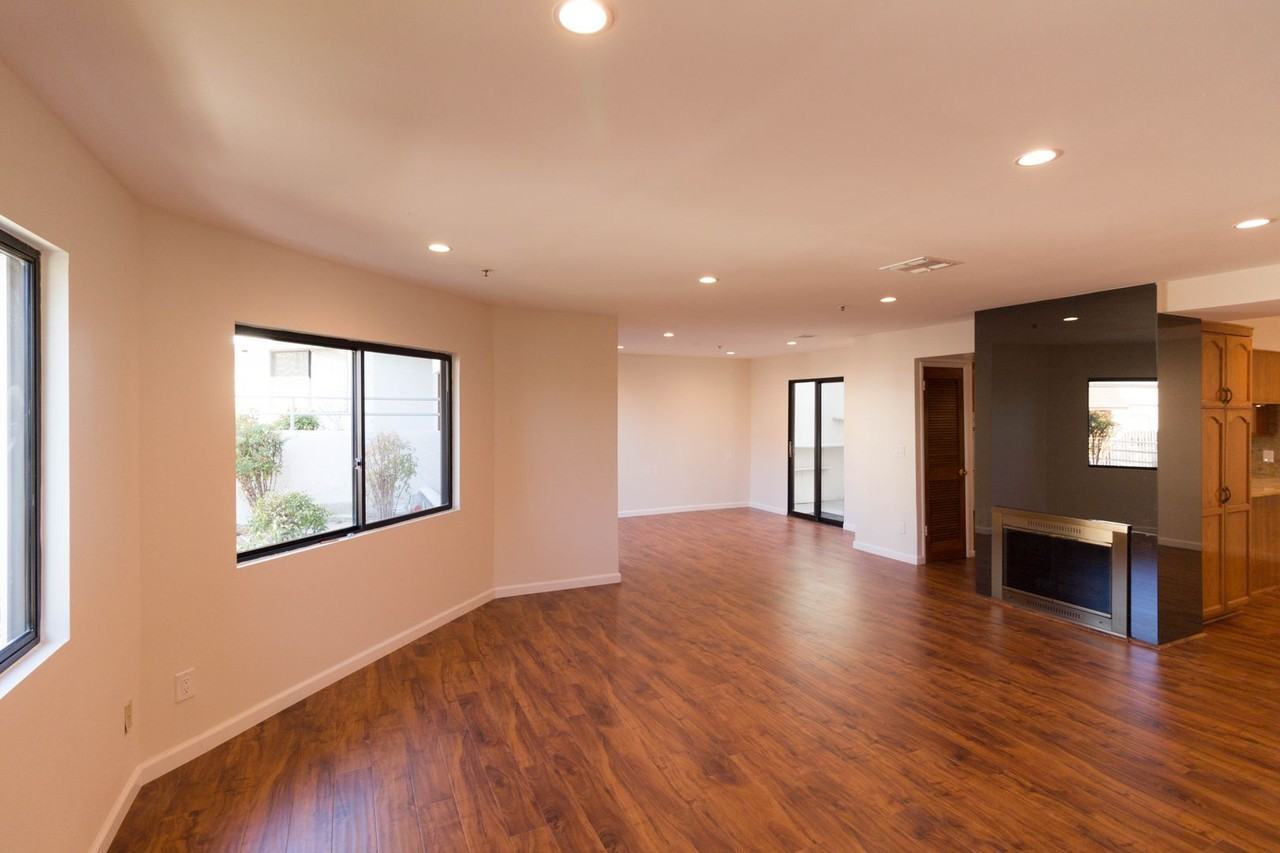 301 W Loraine St #8 - Photo 4 of 23