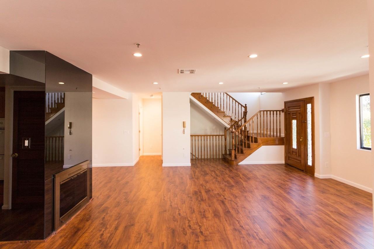 301 W Loraine St #8 - Photo 7 of 23