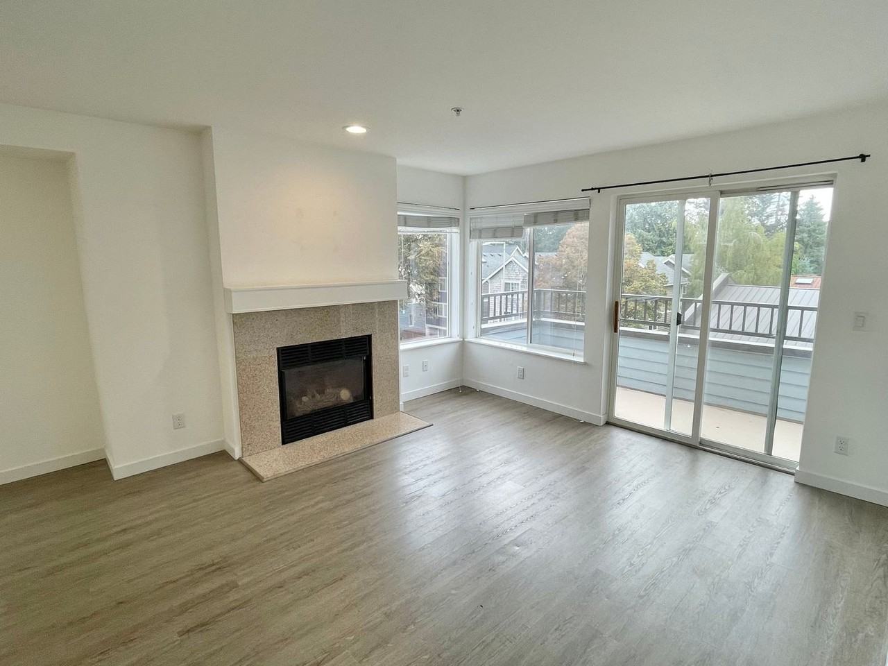 9222 Roosevelt Way Ne #402 - Photo 2 of 24