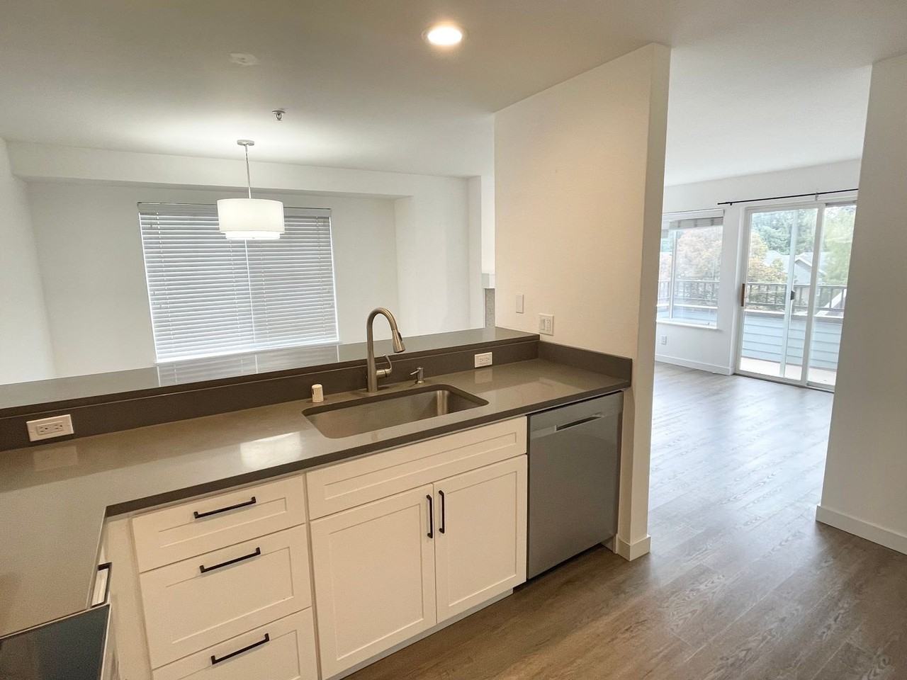 9222 Roosevelt Way Ne #402 - Photo 7 of 24