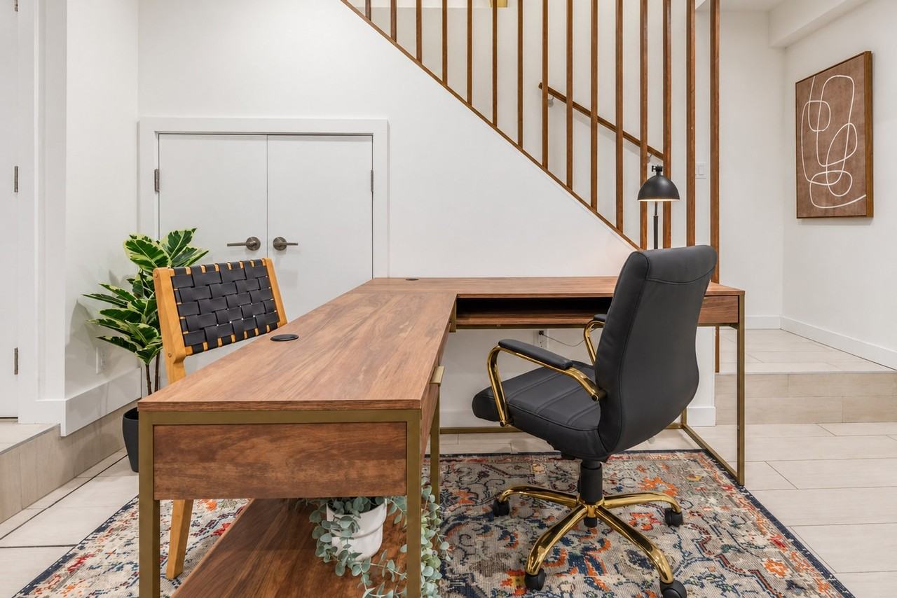 583 Lorimer Street - Photo 3 of 26