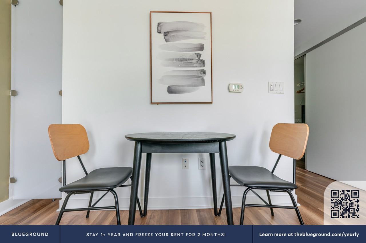875 10th St Nw #1275 - Photo 7 of 32