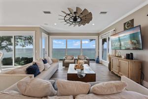 featured image of 907 N Shore Dr