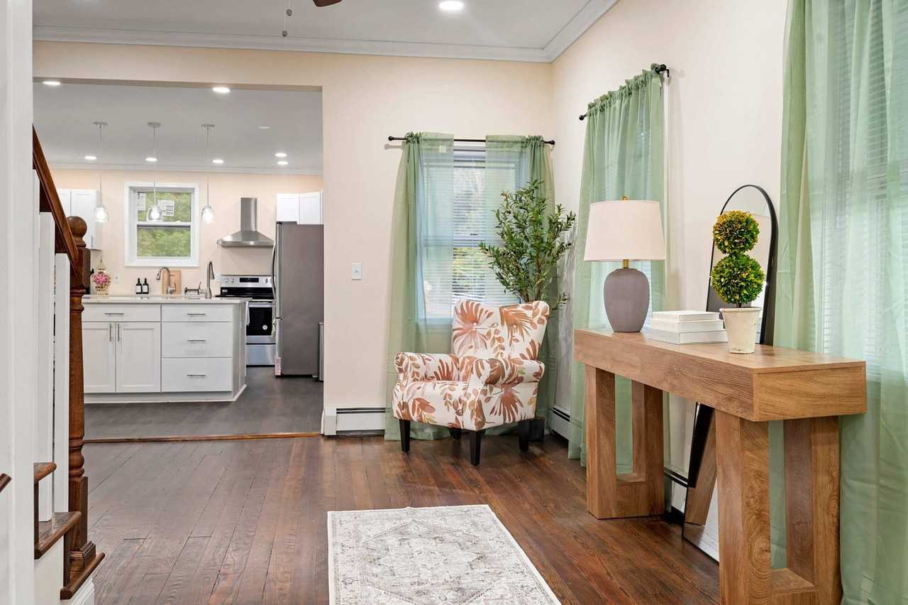 824 Peenpack Trl #1636425P - Photo 6 of 33