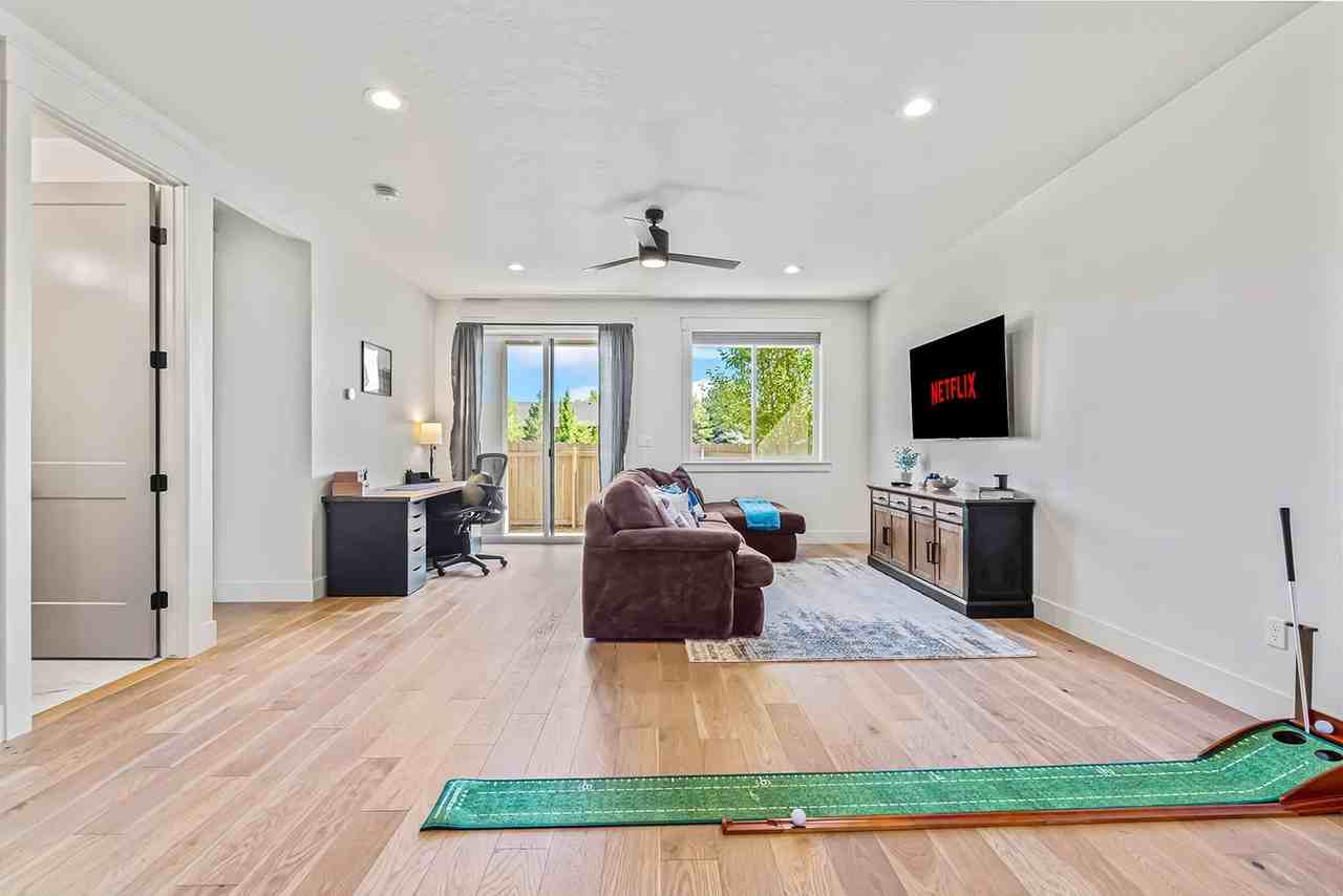 6389 W Bluebird Ln #1638217P - Photo 5 of 40