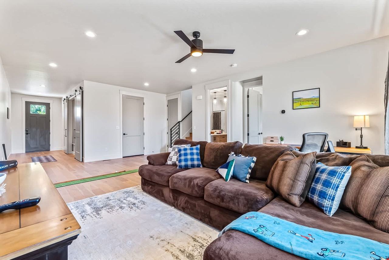 6389 W Bluebird Ln #1638217P - Photo 7 of 40