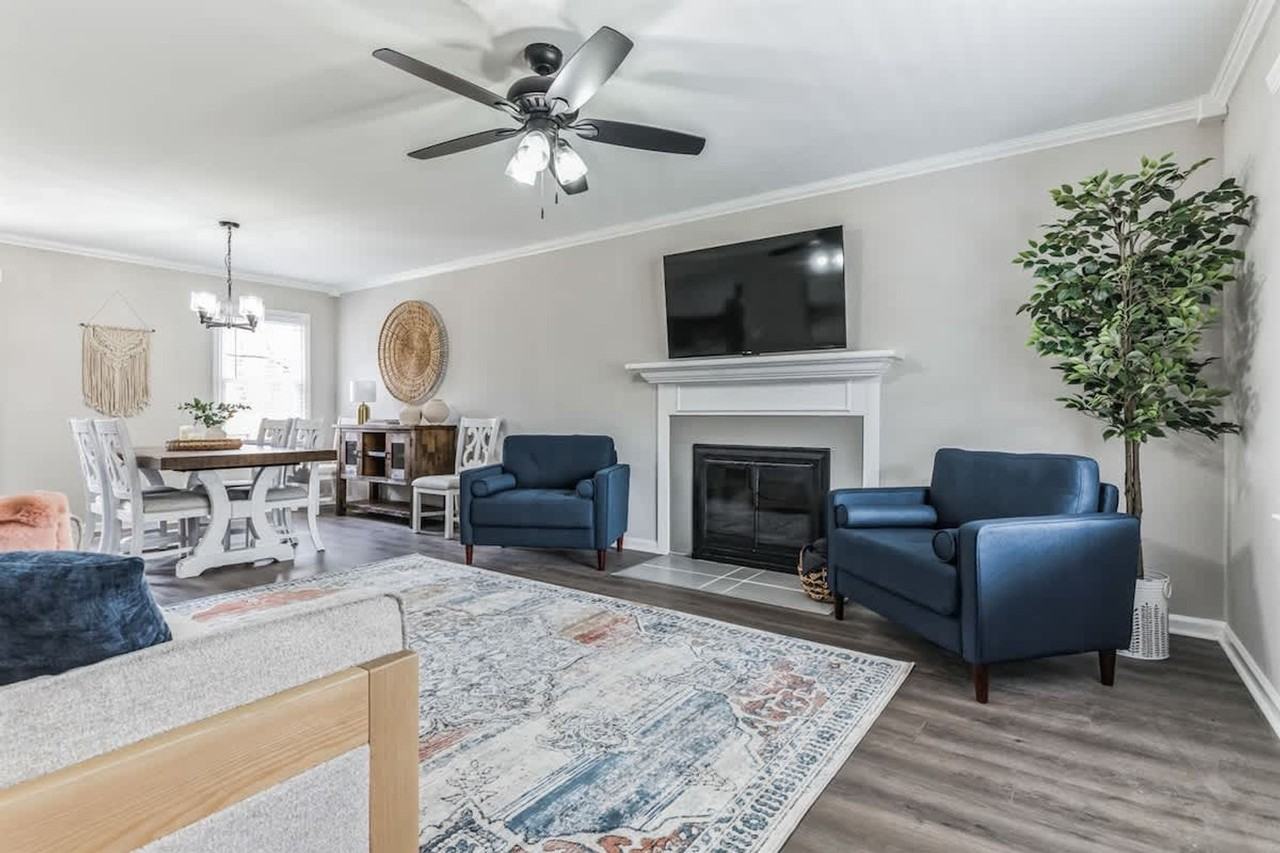 12879 Copperfield Ln #1638213P - Photo 3 of 46