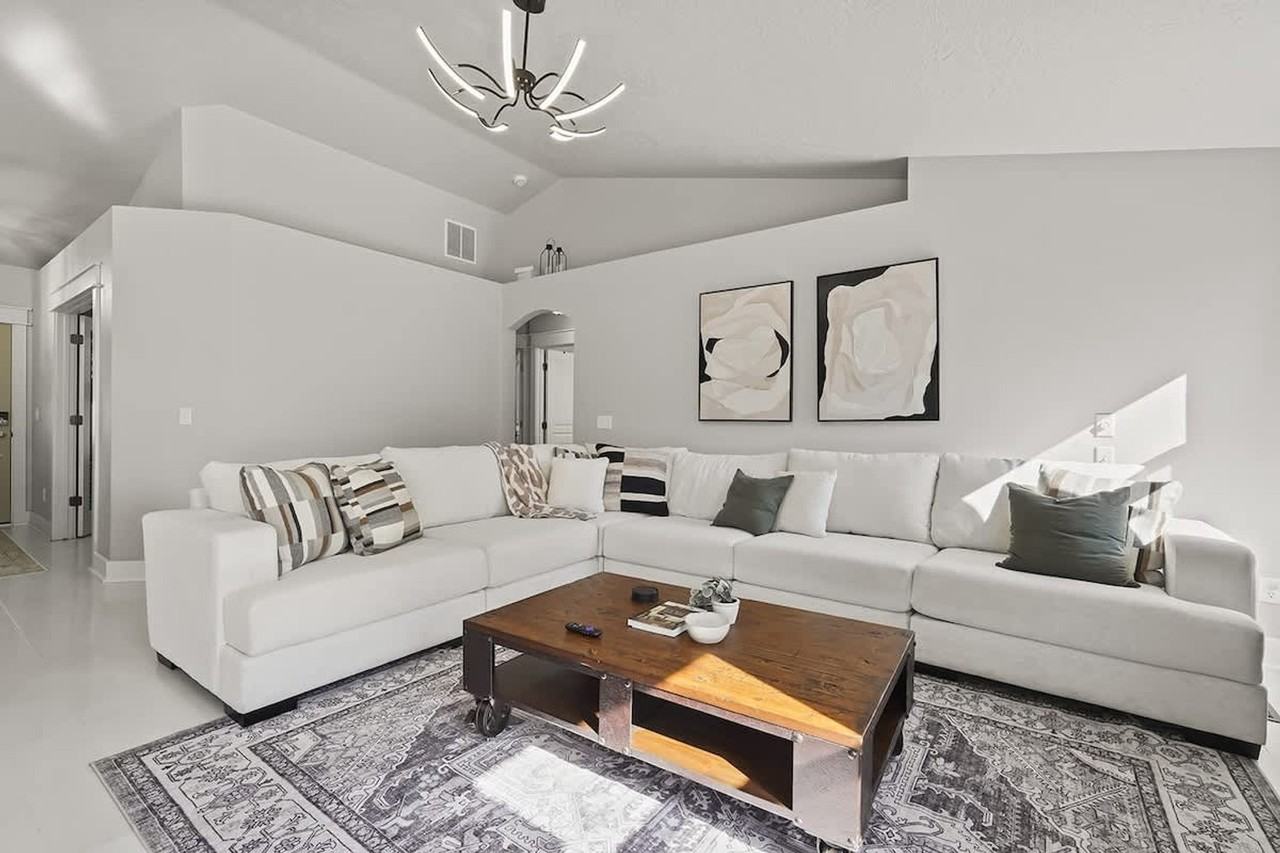 9541 W Silverbirch St #1638245P - Photo 4 of 37