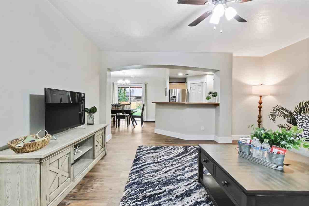 W Foxfire St #1638229P - Photo 6 of 50