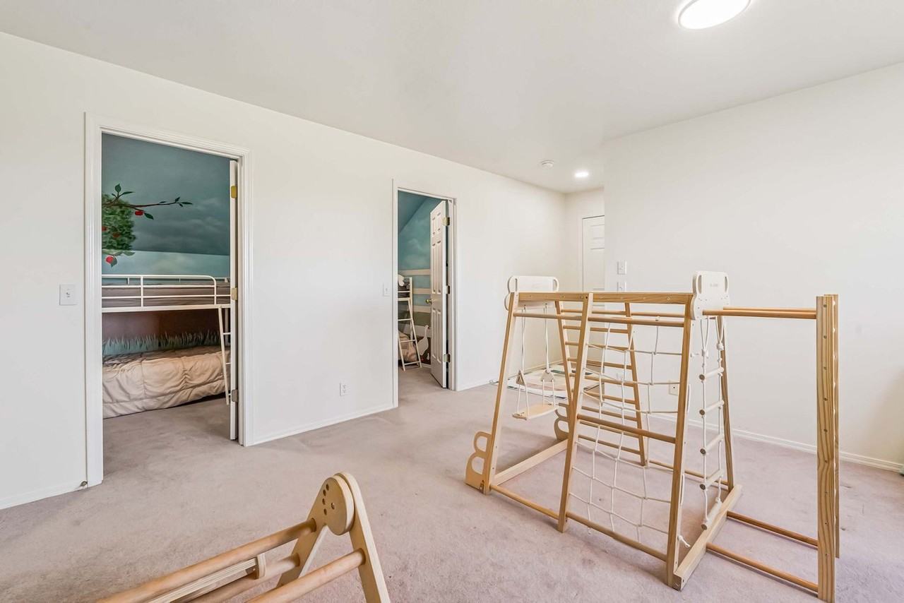 426 S 750 W #1638282P - Photo 6 of 41