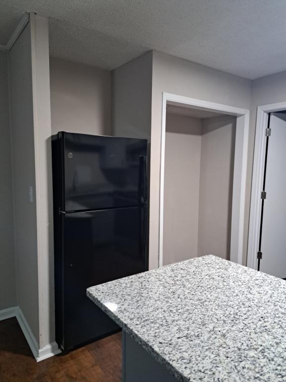 140 Prentice Pl - Photo 2 of 5