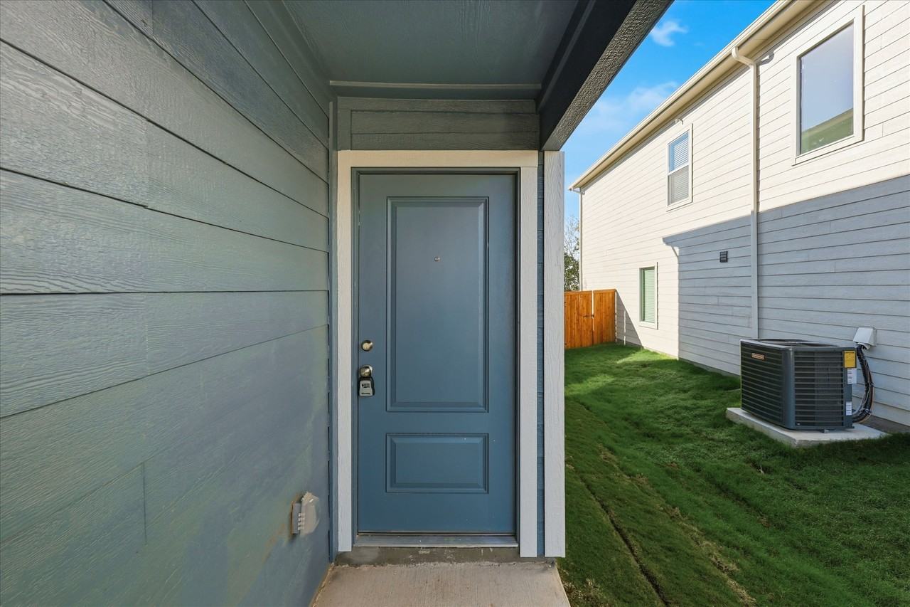 12216 Steeplechase Dr - Photo 3 of 18