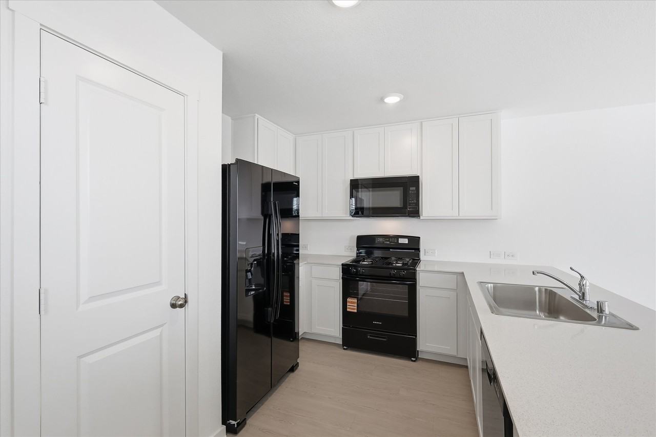 12216 Steeplechase Dr - Photo 4 of 18