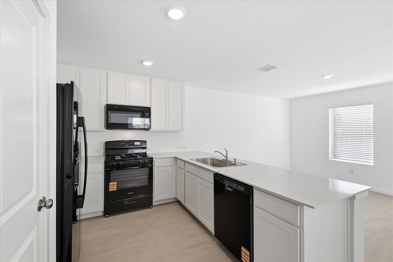 12216 Steeplechase Dr - Photo 5 of 18