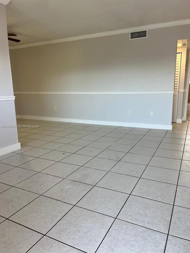 1265 West 24th Street #224 - Photo 3 of 8