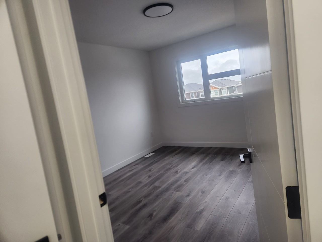 823 Kensington Boulevard #823 - Photo 5 of 10