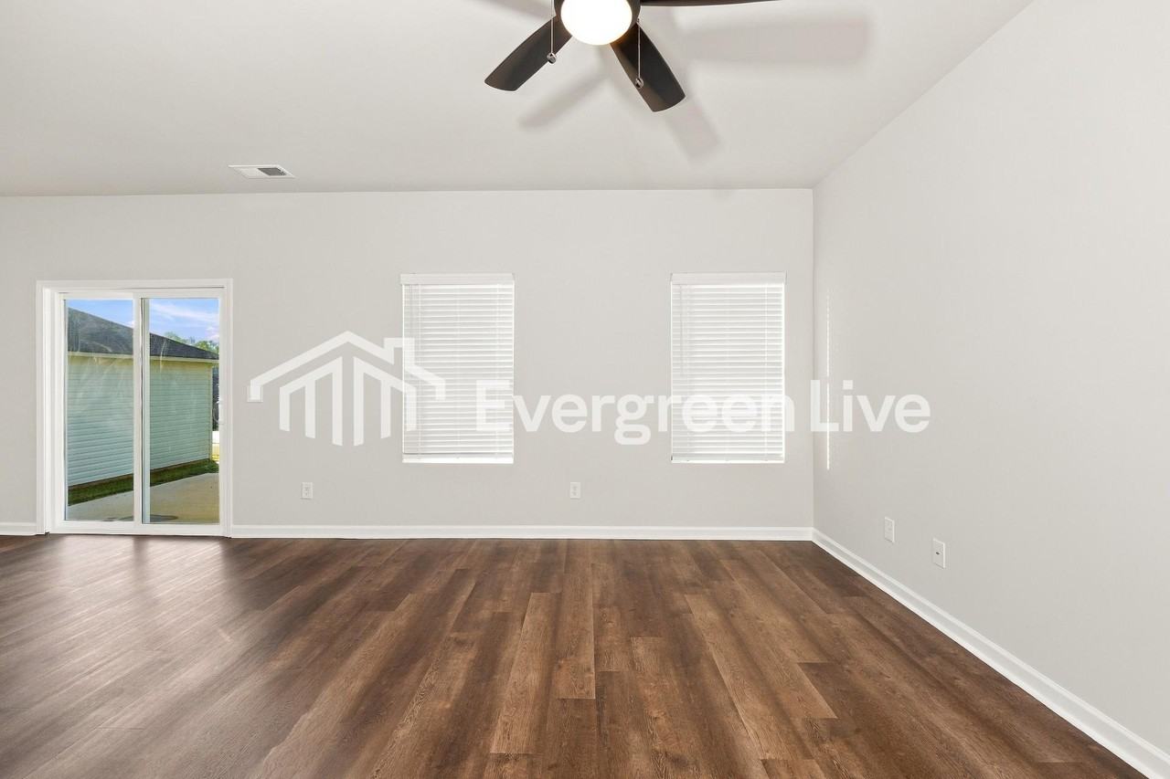 28 Tyler Cir - Photo 4 of 15