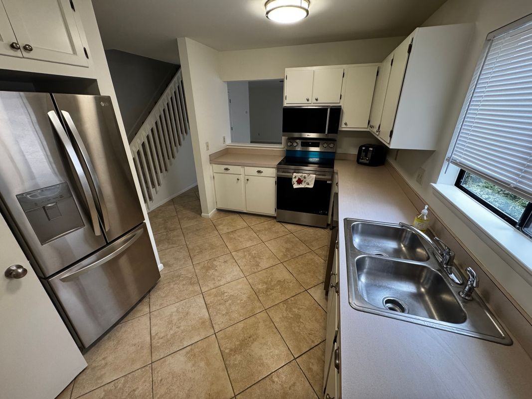 1140 Hidden Cove Dr - Photo 3 of 18