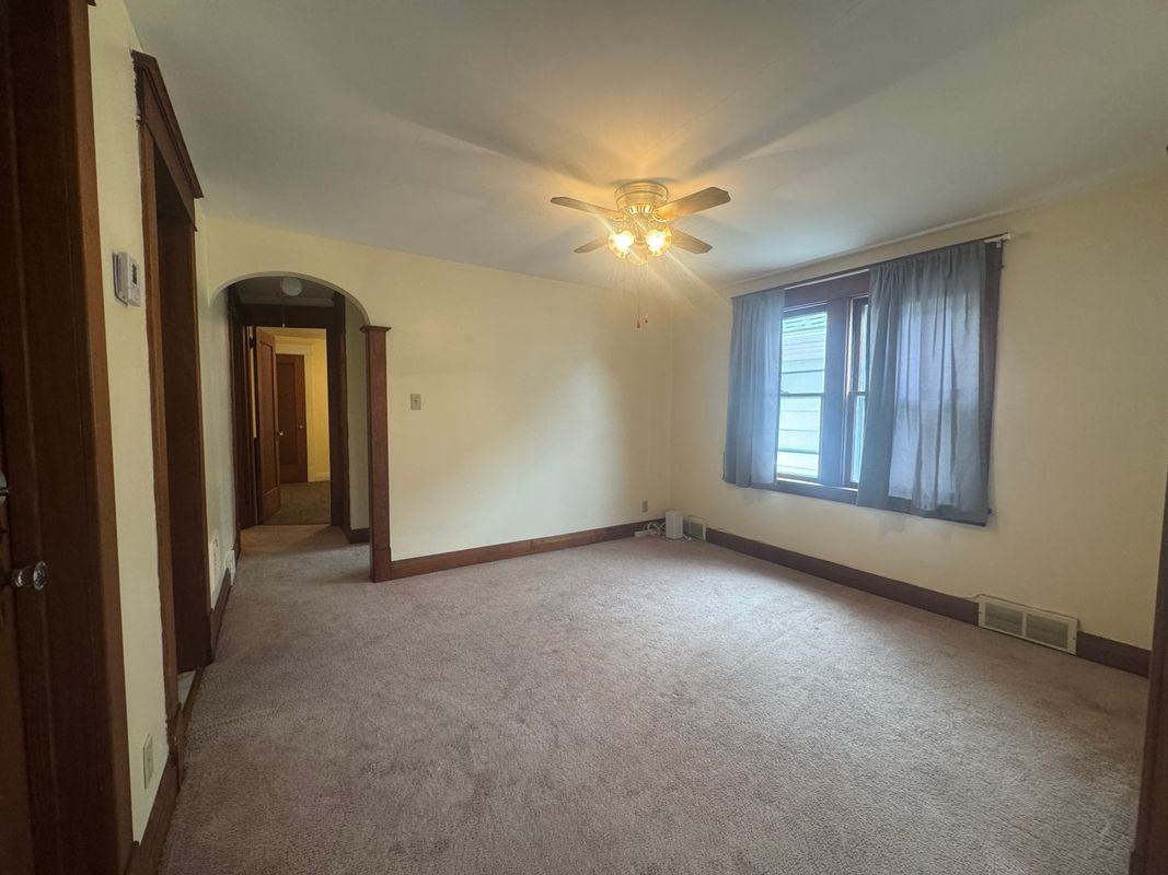 132 Shepard Ave - Photo 2 of 10
