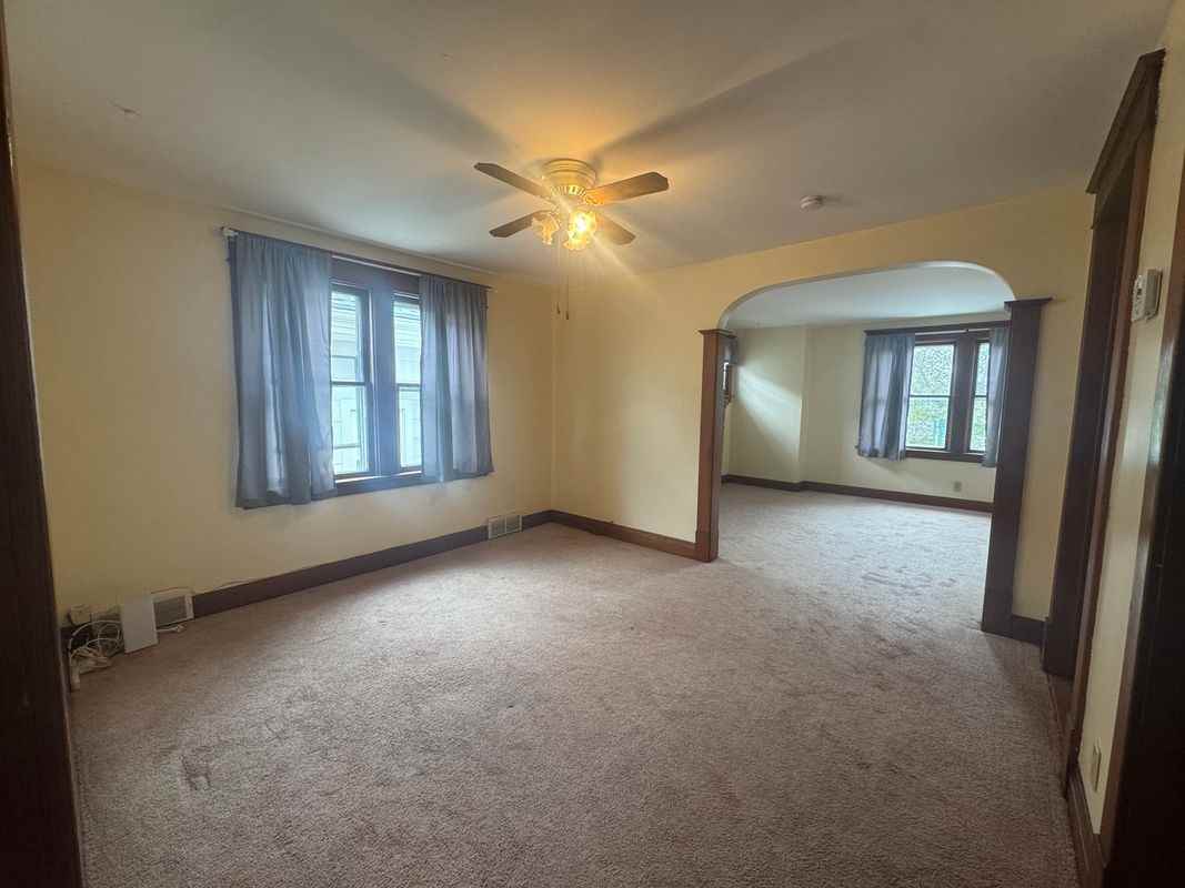 132 Shepard Ave - Photo 6 of 10