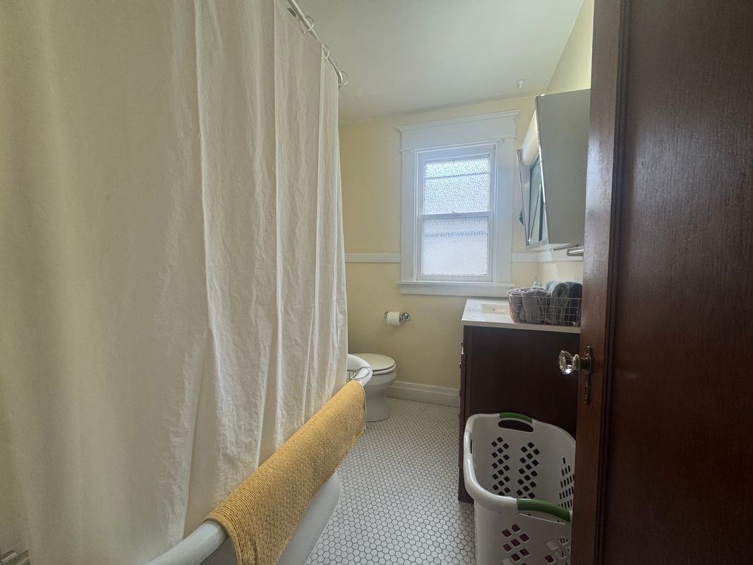 132 Shepard Ave - Photo 7 of 10