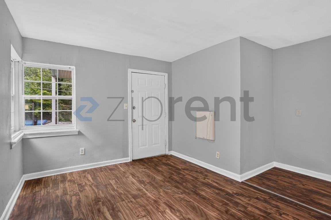 406 Tazor St Nw #2 - Photo 5 of 18