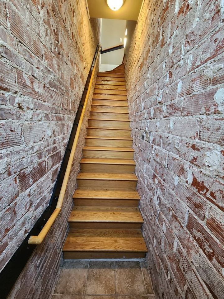 1620 Cuming St - Photo 2 of 13