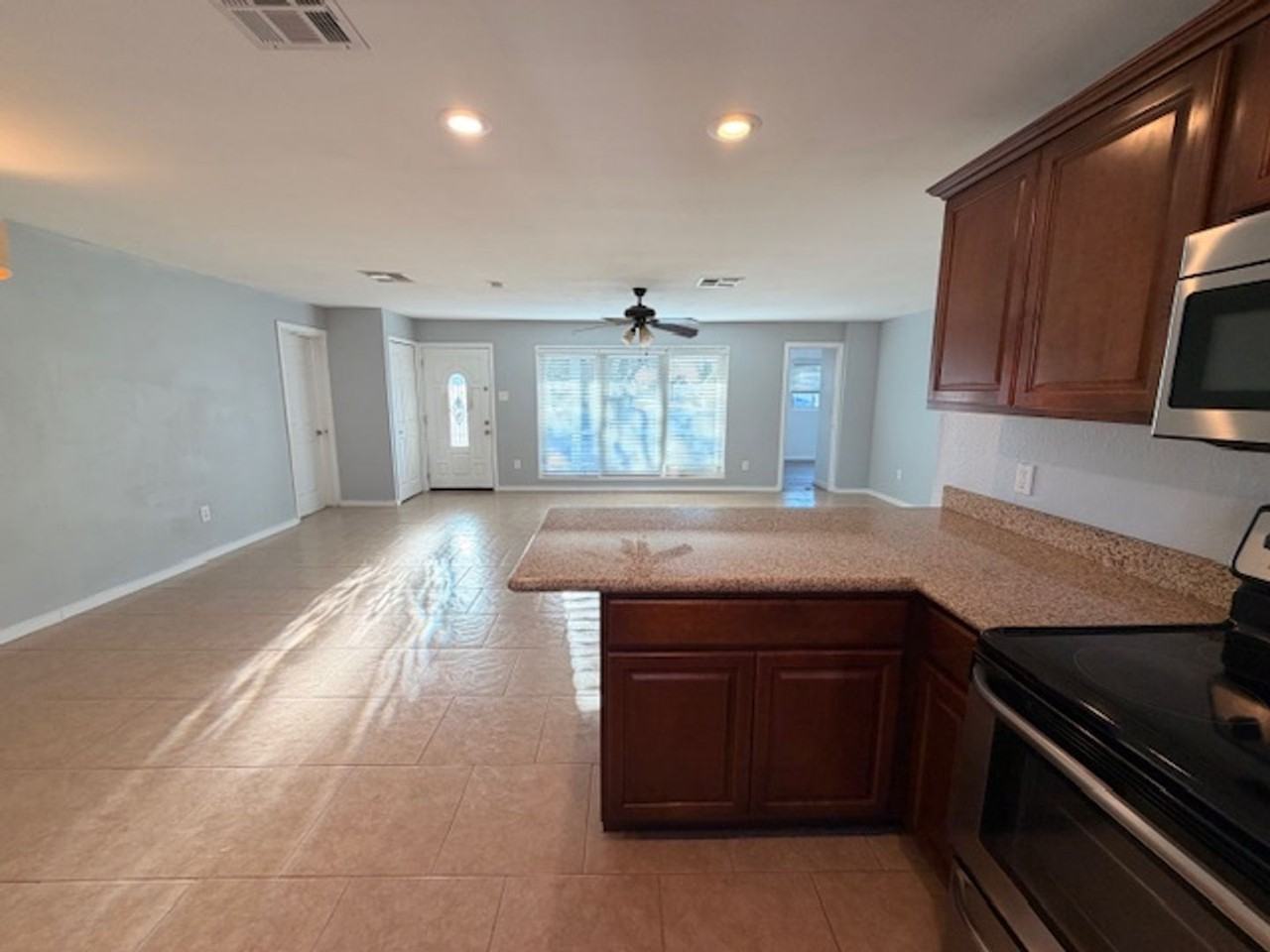 5717 N 16th St - Photo 6 of 19