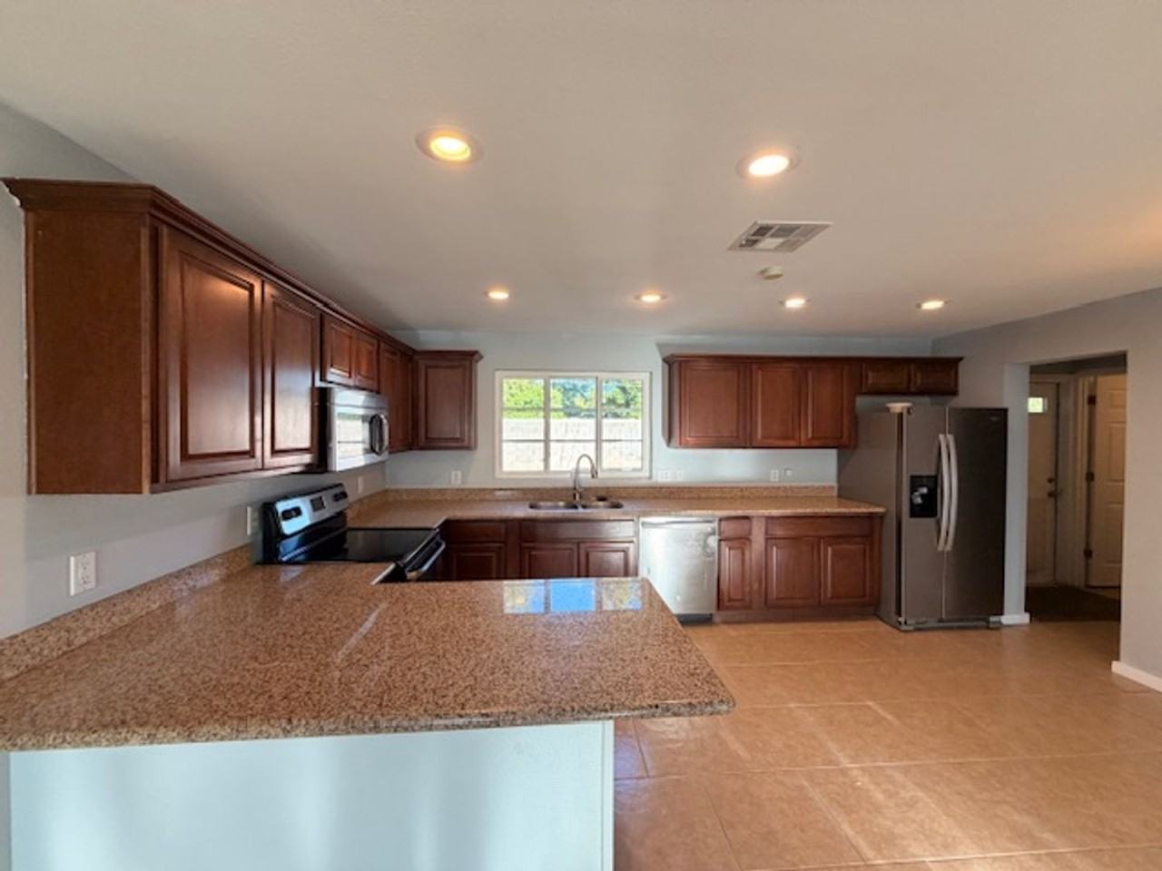 5717 N 16th St - Photo 7 of 19