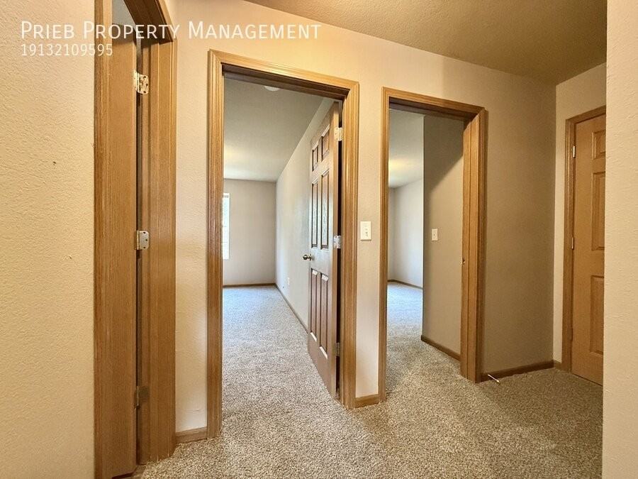 860 S Woodson Ct - Photo 6 of 7