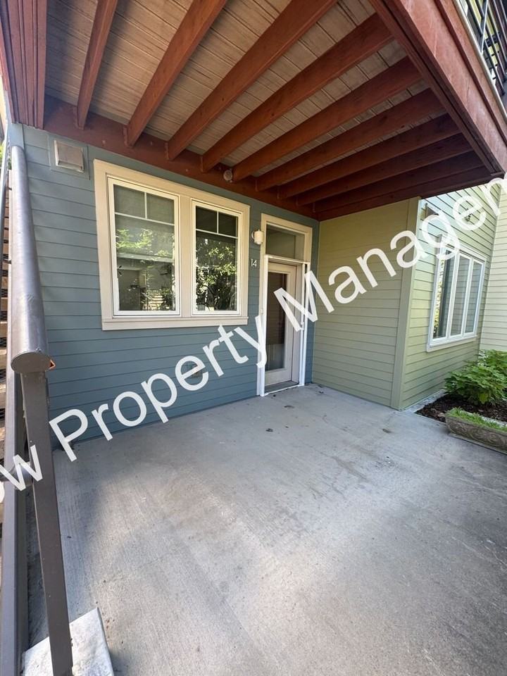1325 5th Ave N #14 - Photo 2 of 31