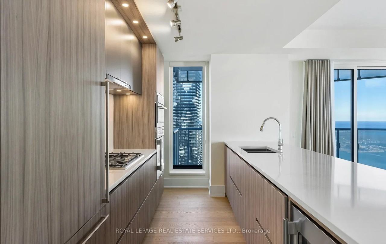 28 Freeland Street - Photo 4 of 38