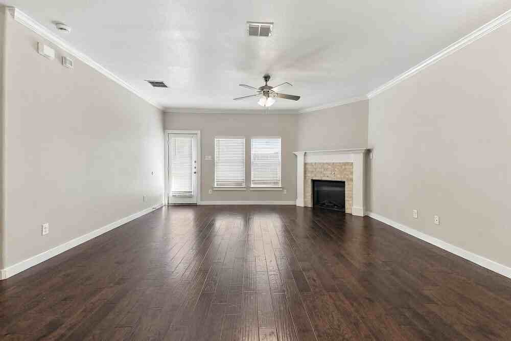 2704 Liam Dr - Photo 6 of 17