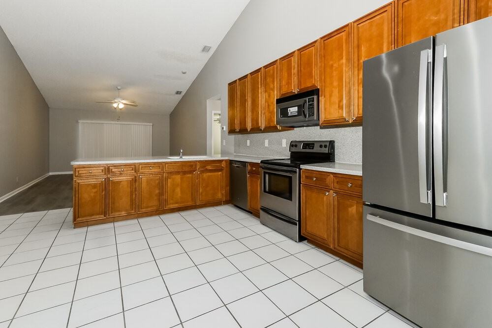 7425 Ansley Dr - Photo 6 of 16