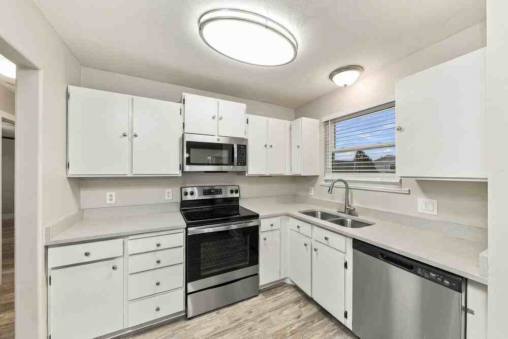 4901 W Banquet Ave - Photo 7 of 17