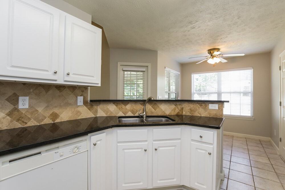 4953 Abbotts Glen Trl Nw - Photo 4 of 15