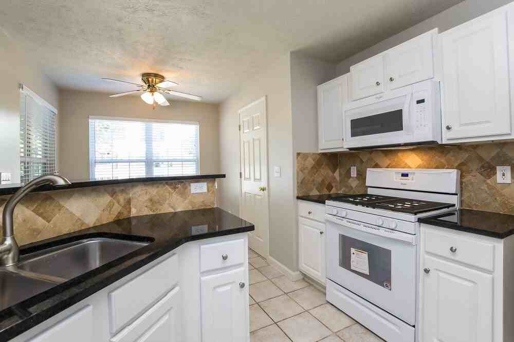 4953 Abbotts Glen Trl Nw - Photo 5 of 15