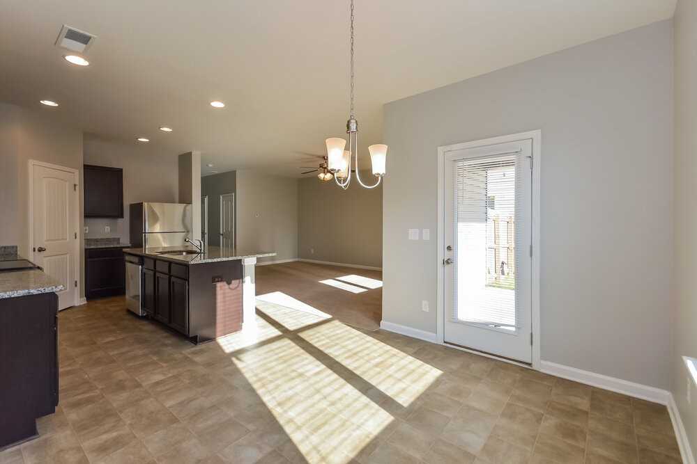 425 Lossie Ln - Photo 4 of 17