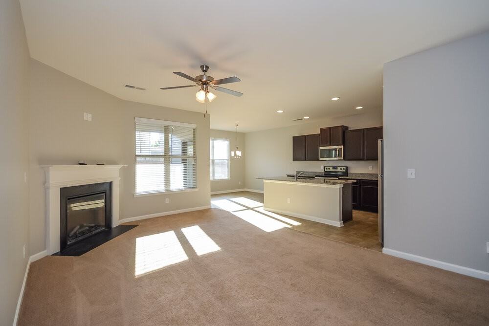 425 Lossie Ln - Photo 5 of 17