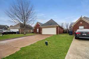featured image of 3860 Conrail Cir
