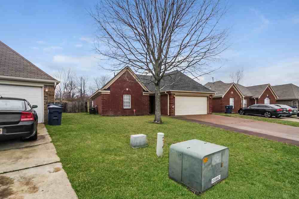3860 Conrail Cir - Photo 3 of 25