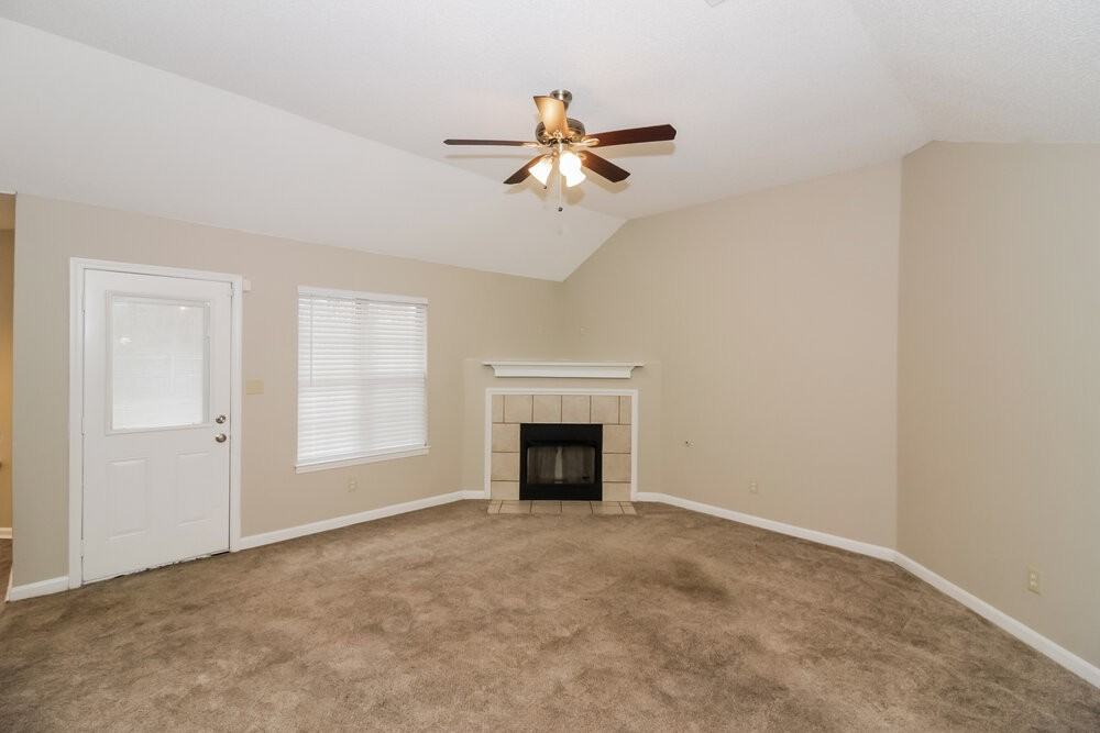 3860 Conrail Cir - Photo 5 of 25