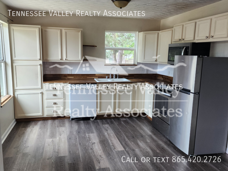 1509 Brown Ave - Photo 2 of 8