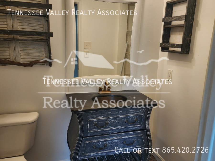 1509 Brown Ave - Photo 4 of 8