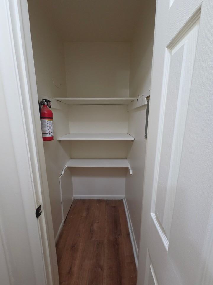 2626 Galpin Ave - Photo 3 of 12
