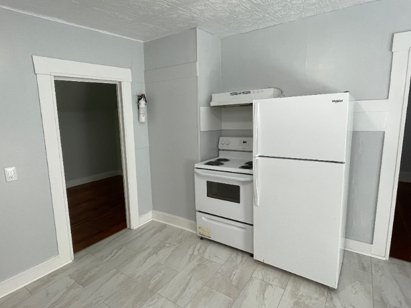 13 Lincoln St #C - Photo 3 of 14