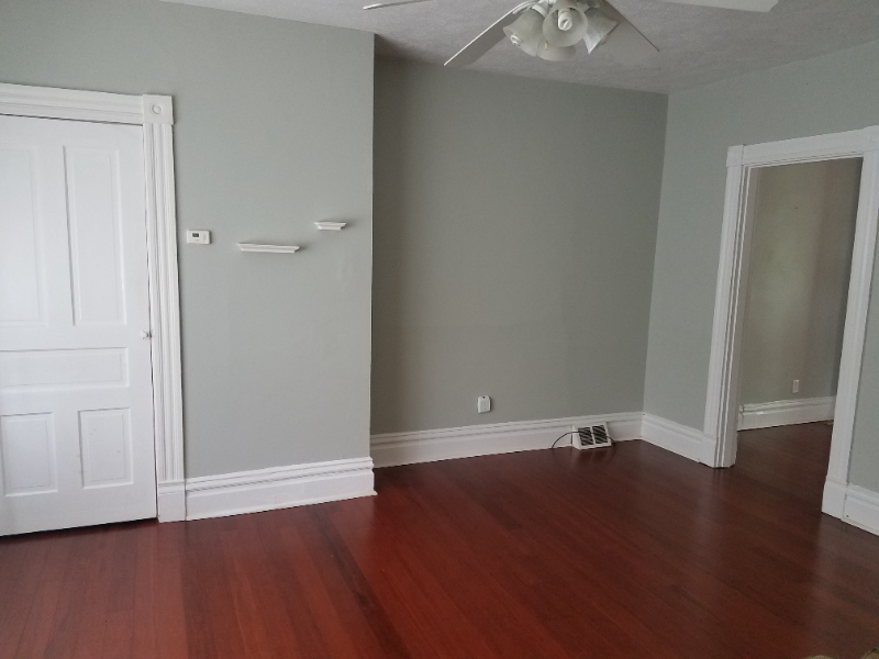 49 Sterling St - Photo 4 of 16