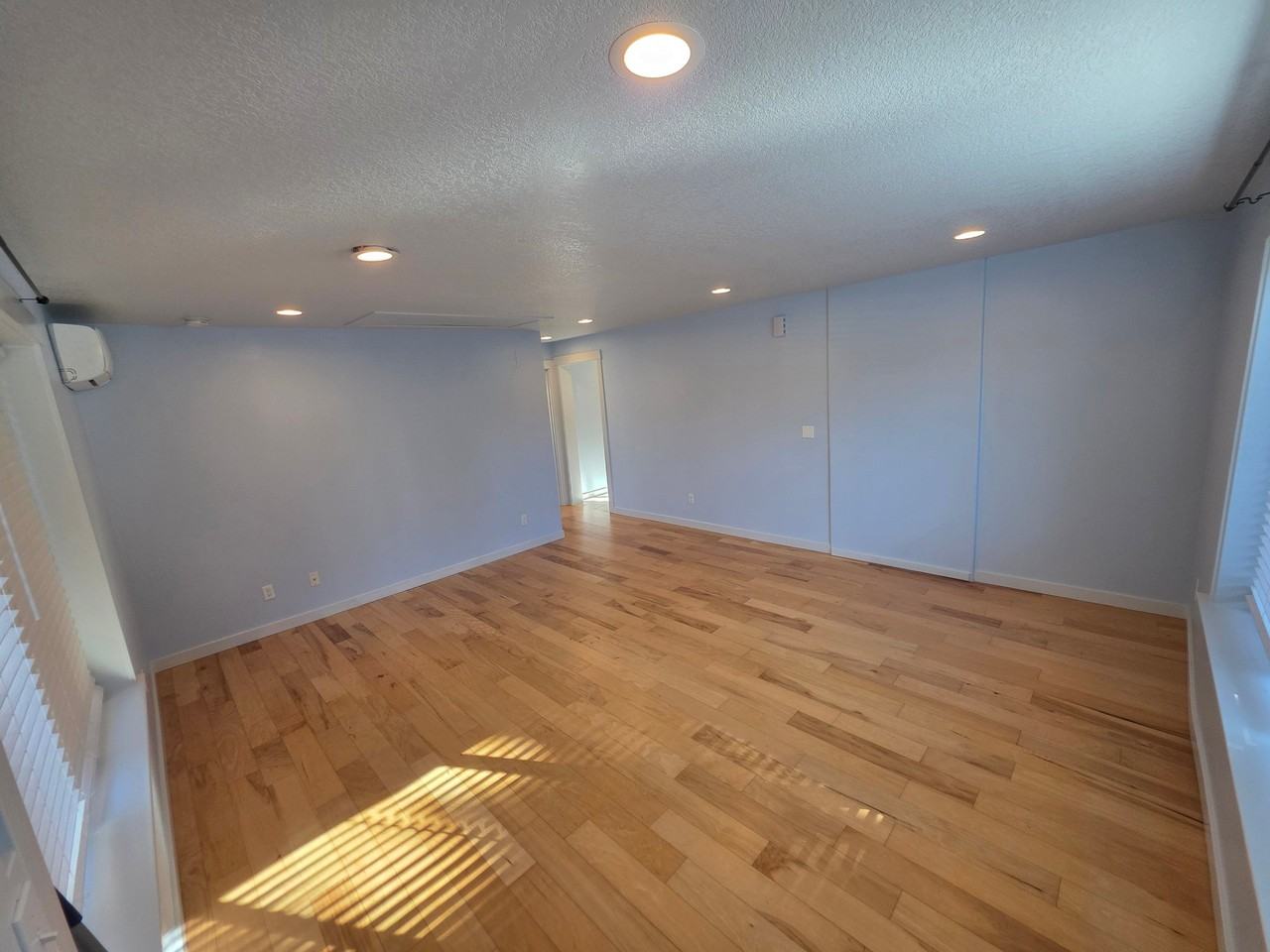 3318 E 26th St - Photo 5 of 12