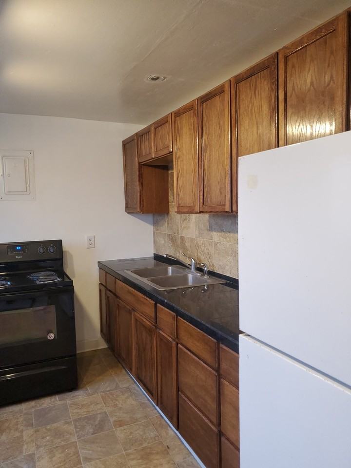 635 W Park St #639 - Photo 7 of 9