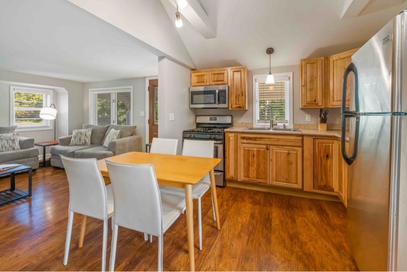 4305 S Shore Dr - Photo 2 of 11
